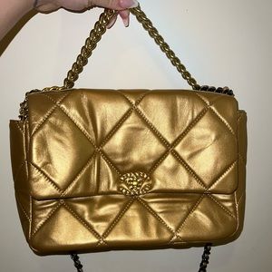 GOLD CHAIN TUFTED PURSE HANDBAG BAG